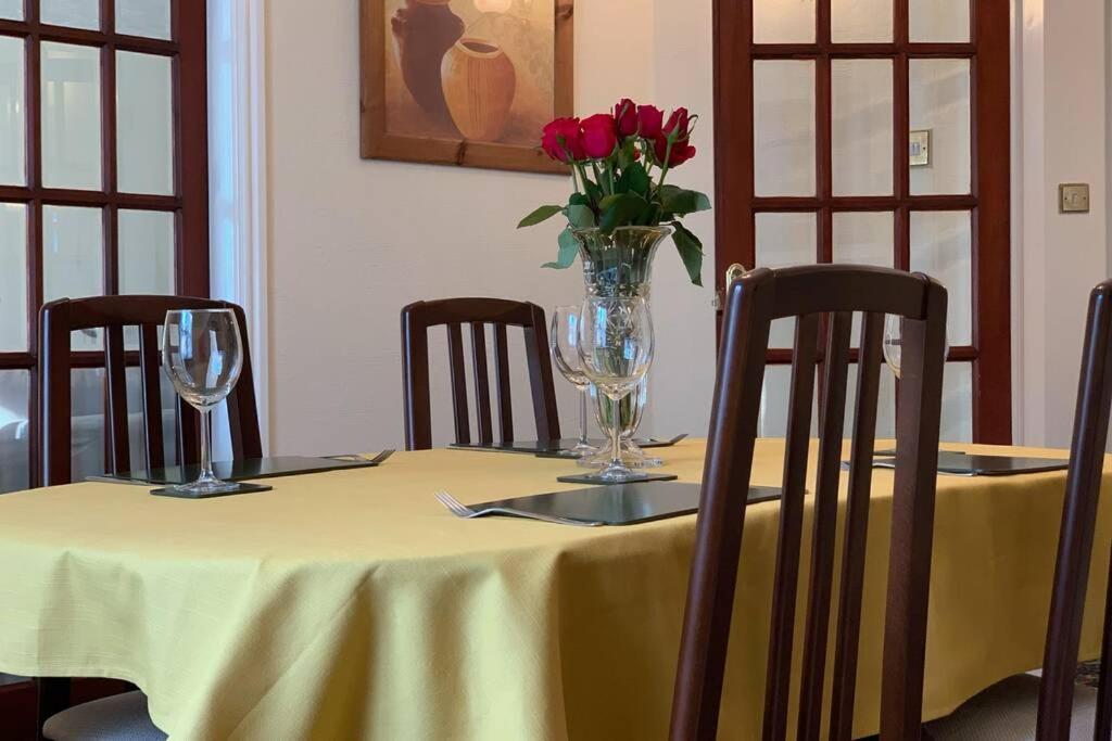 A Charming, Spacious 2 Bedroom Apartment In Lytham Lytham St Annes Ngoại thất bức ảnh